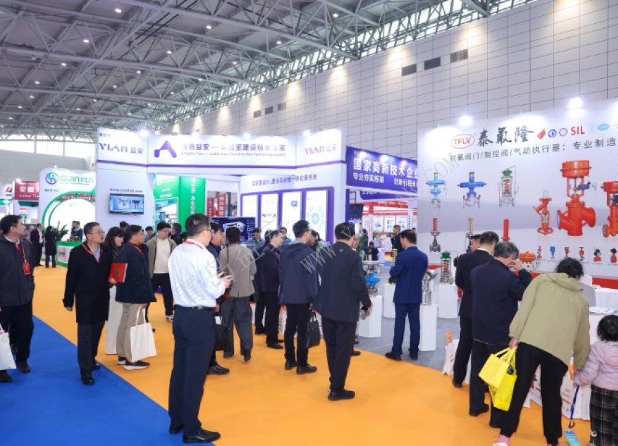 直击青岛益安国际化工展会首日现场，盛况空前